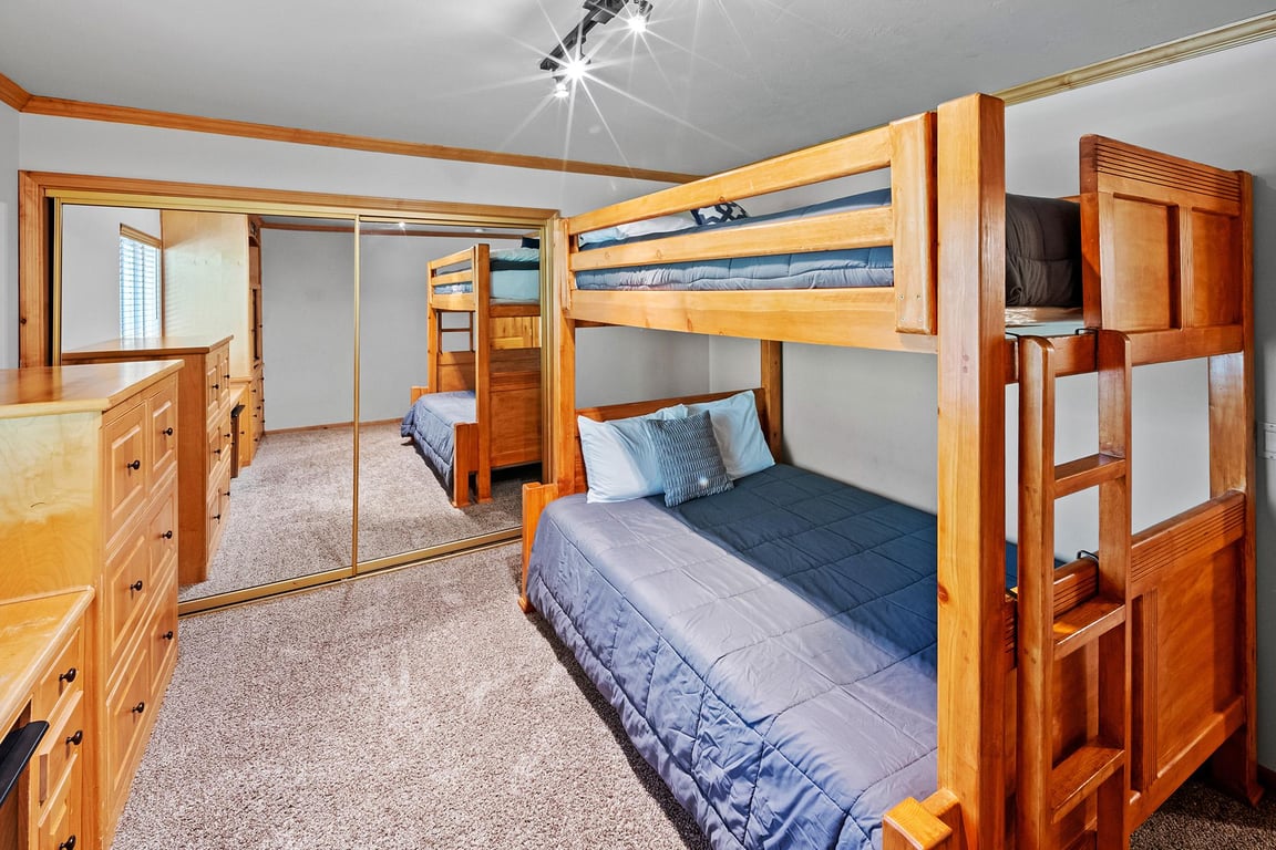 Cabin Image 38
