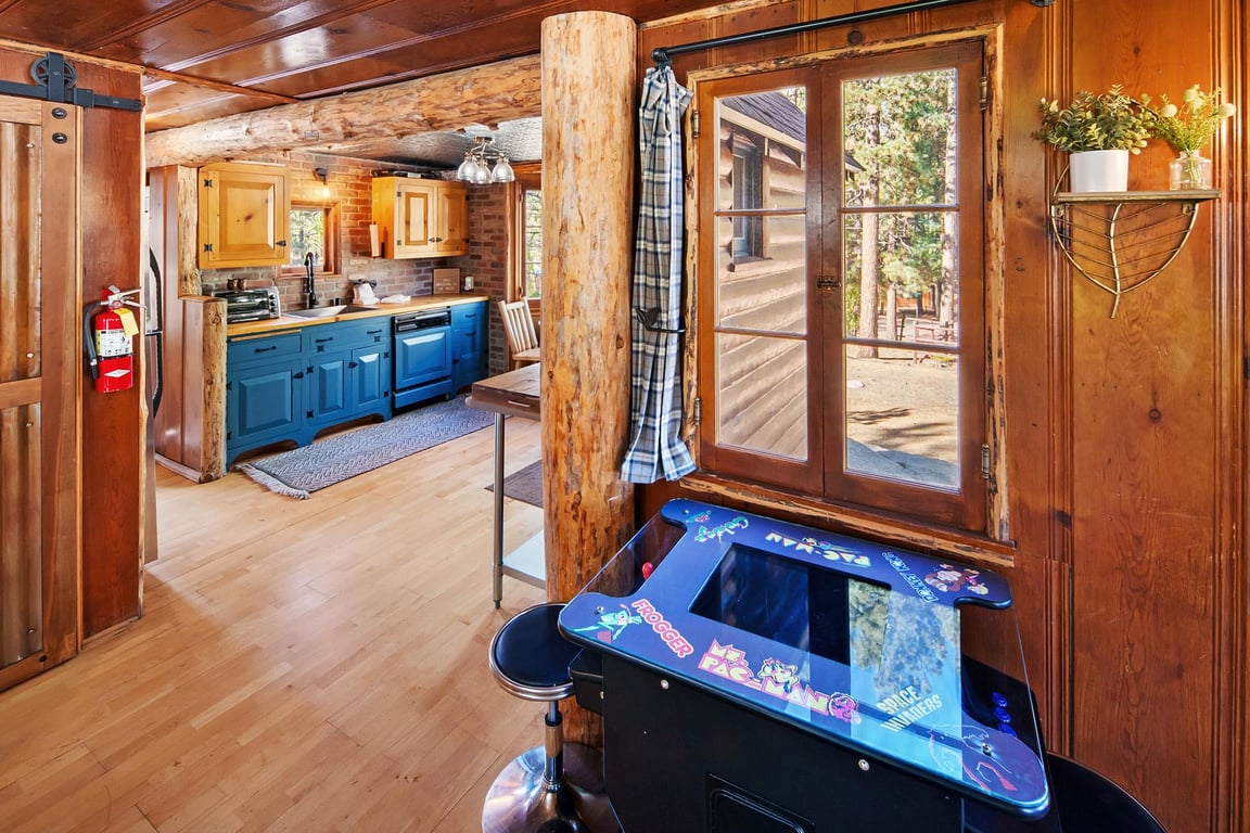 Cabin Image 16