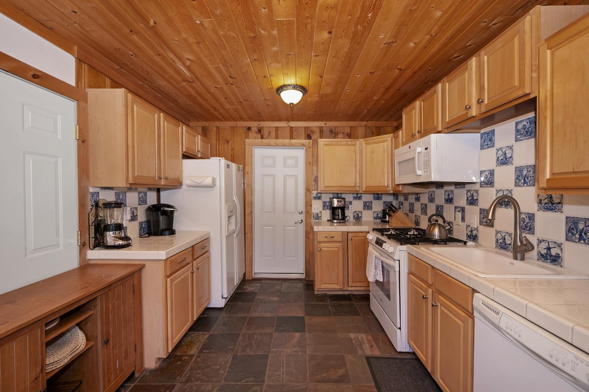 Big Bear Cabin - SkiHaus - 0003