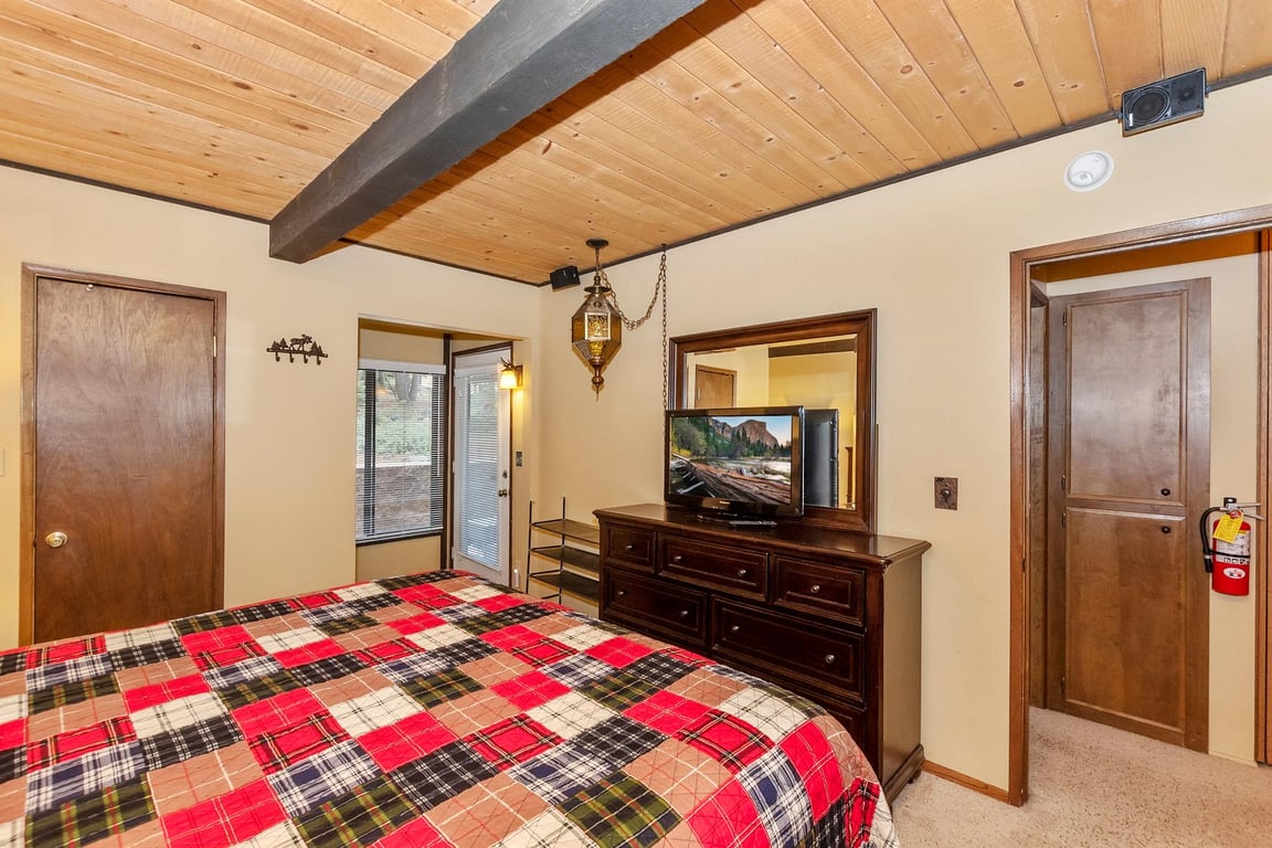 Cabin Image 14