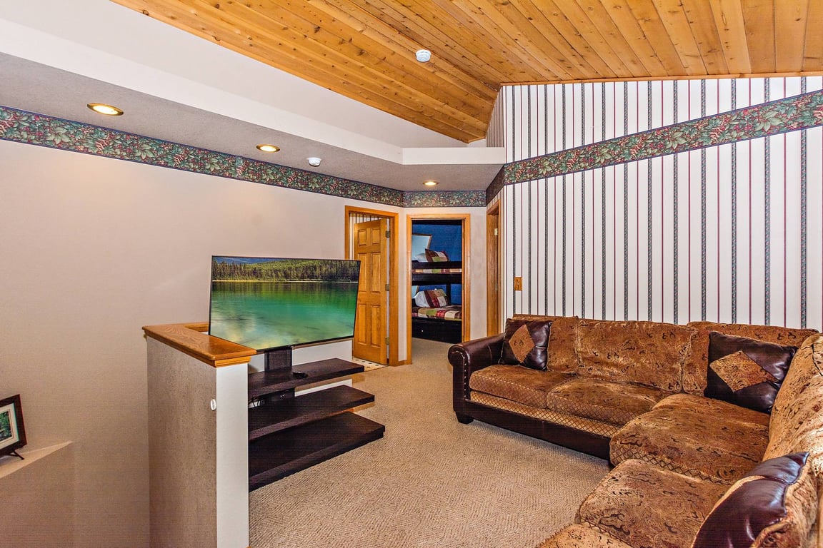 Cabin Image 16