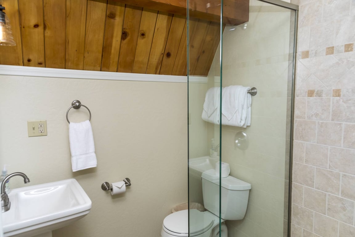 Cabin Image 15