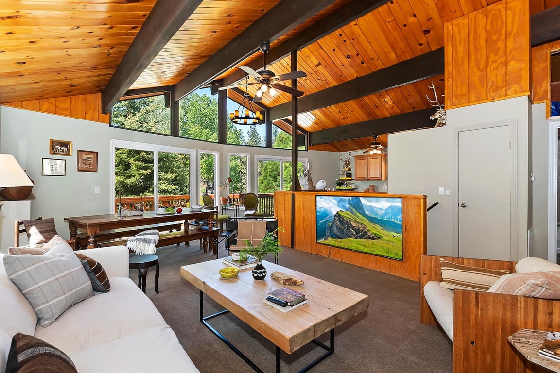 Chalet Onyx