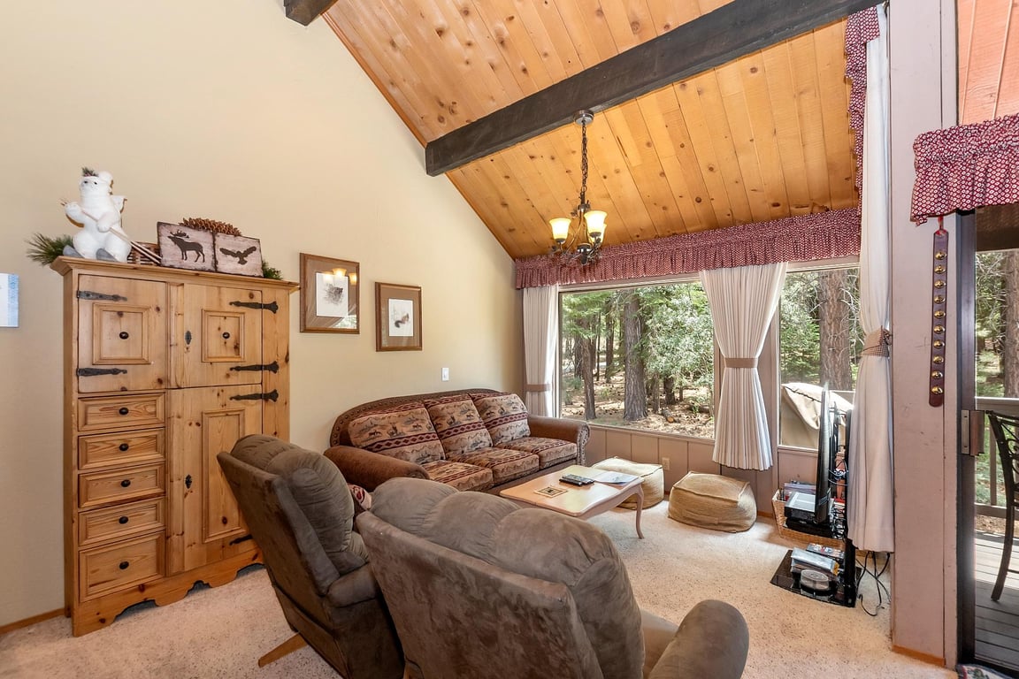 Cabin Image 8