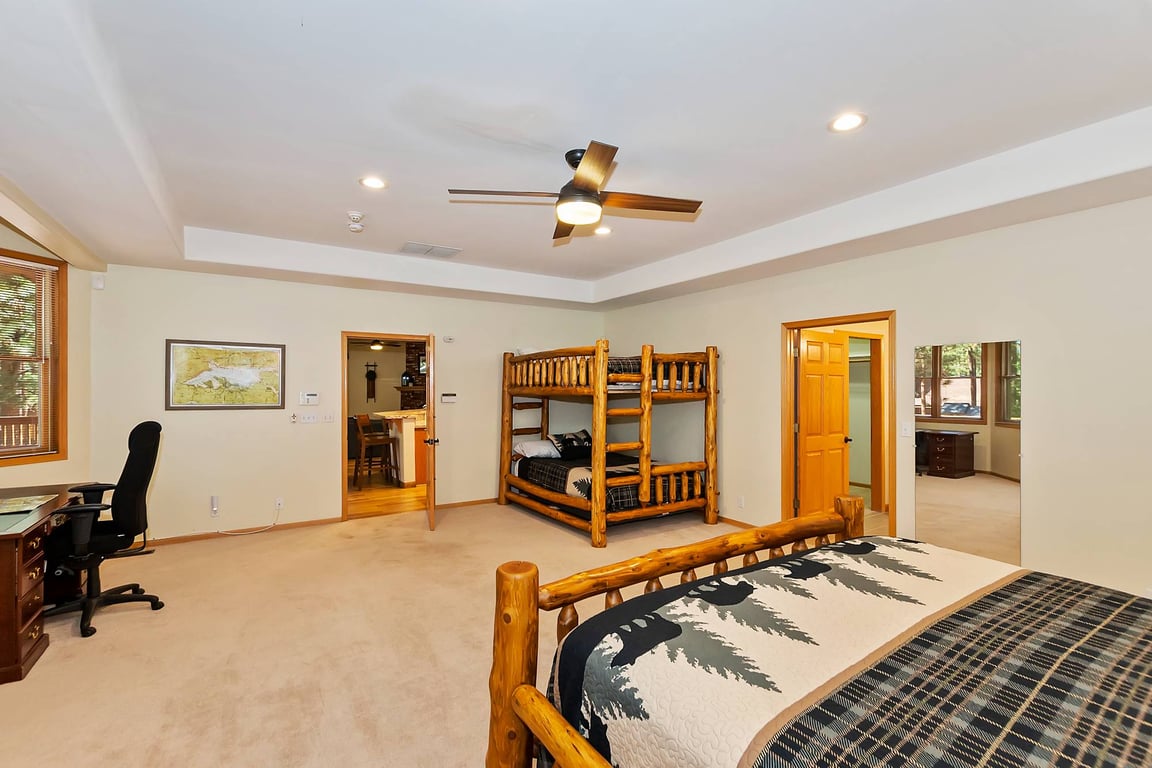 Cabin Image 18