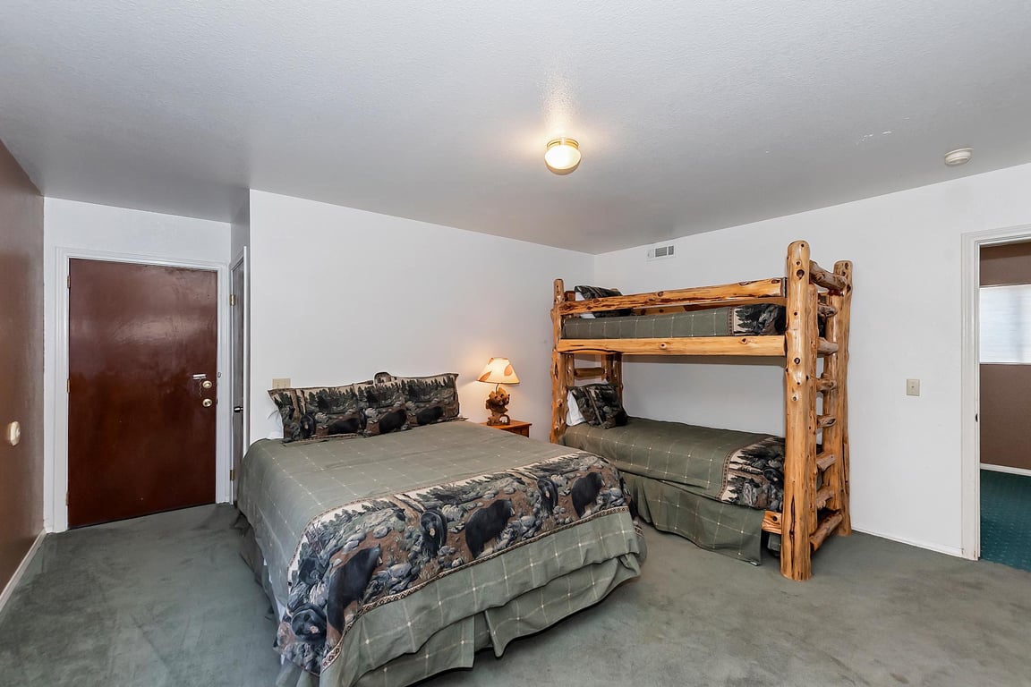 Cabin Image 38