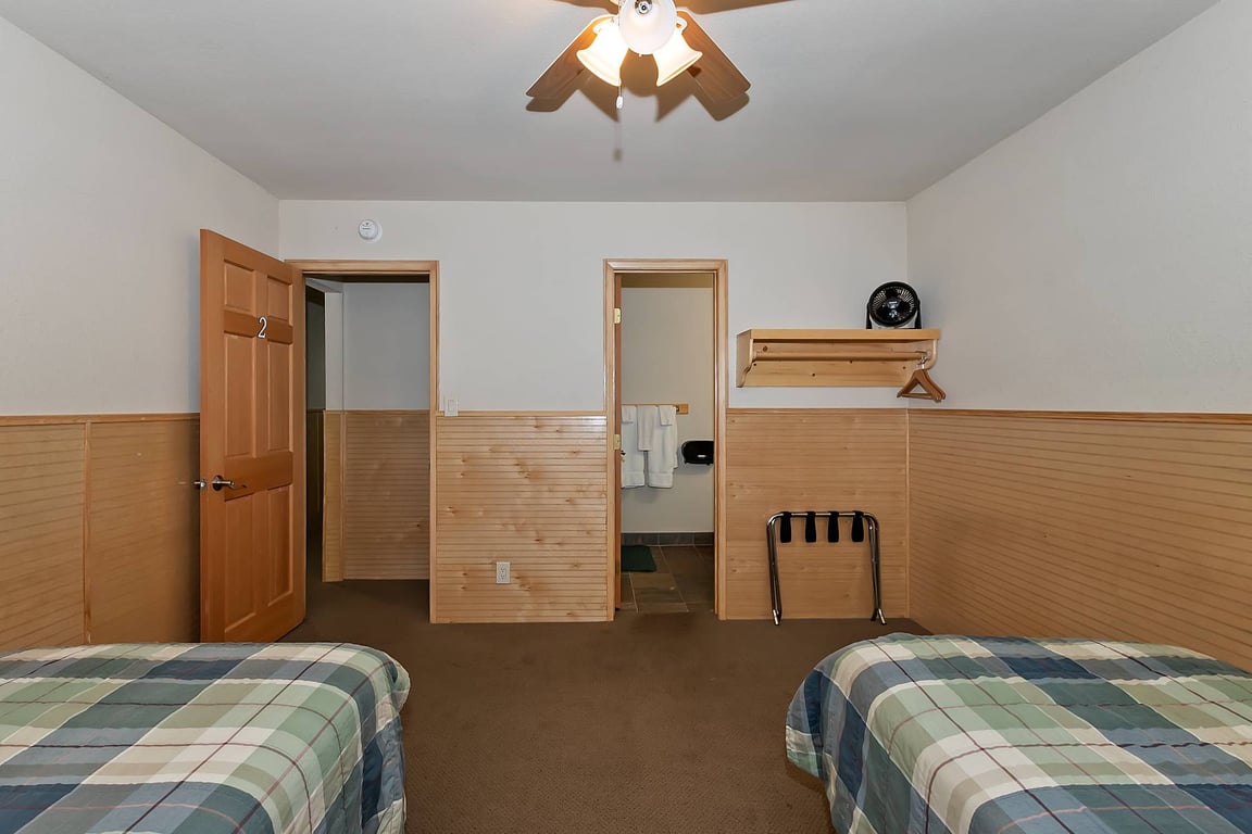 Cabin Image 16