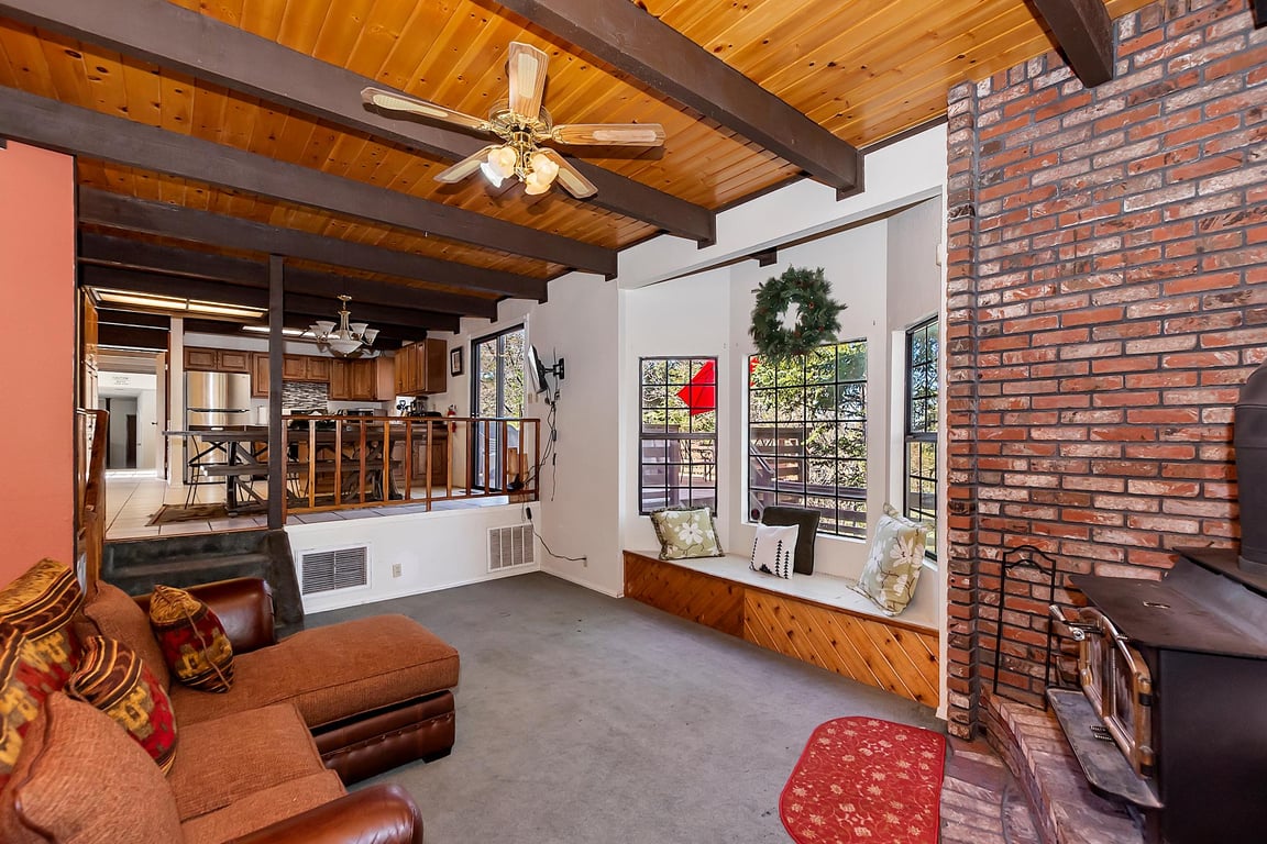 Cabin Image 9