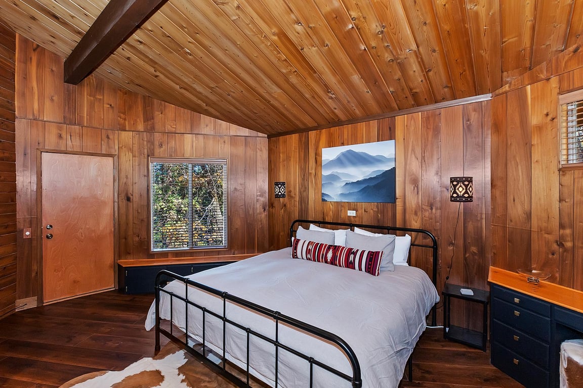 Cabin Image 16