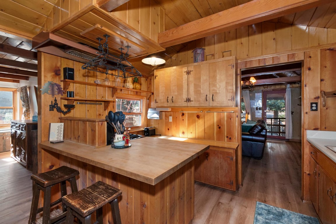 Cabin Image 12
