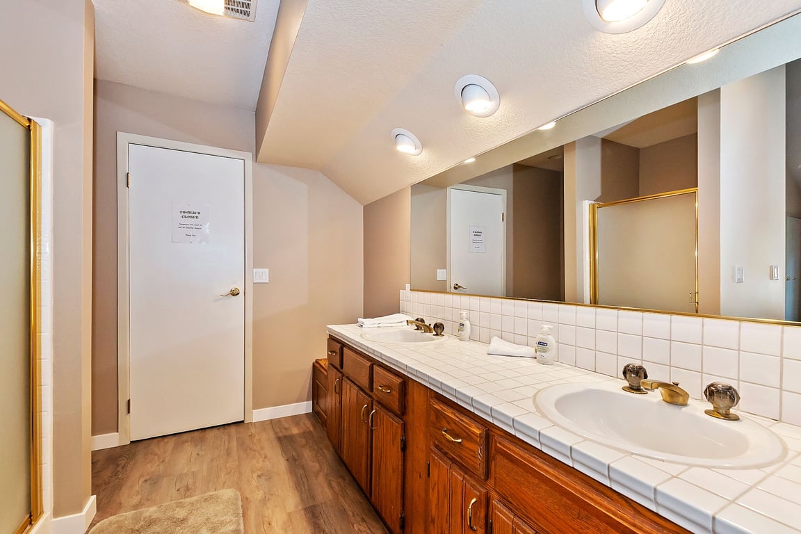 Cabin Image 19