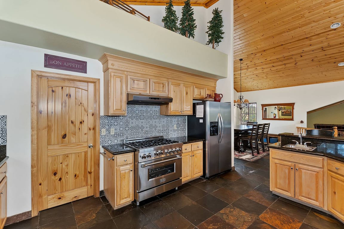 Cabin Image 12