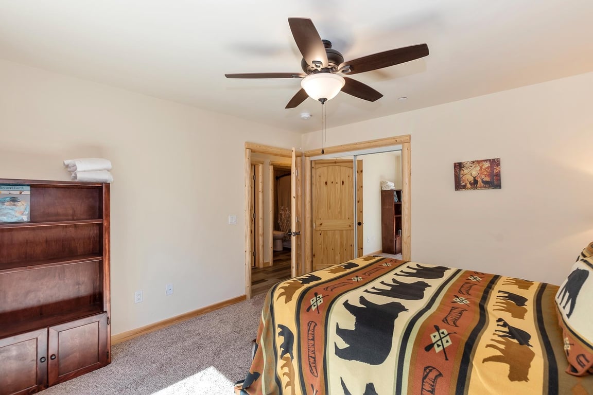 Cabin Image 16