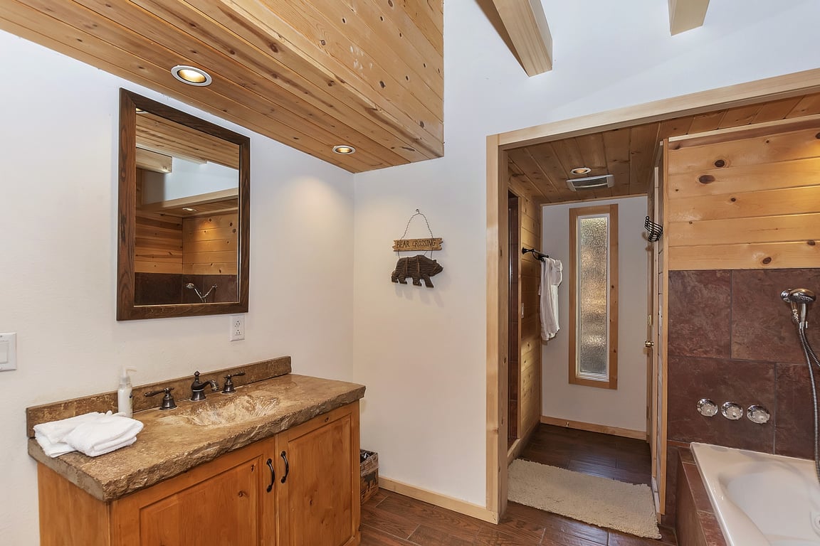 Cabin Image 19