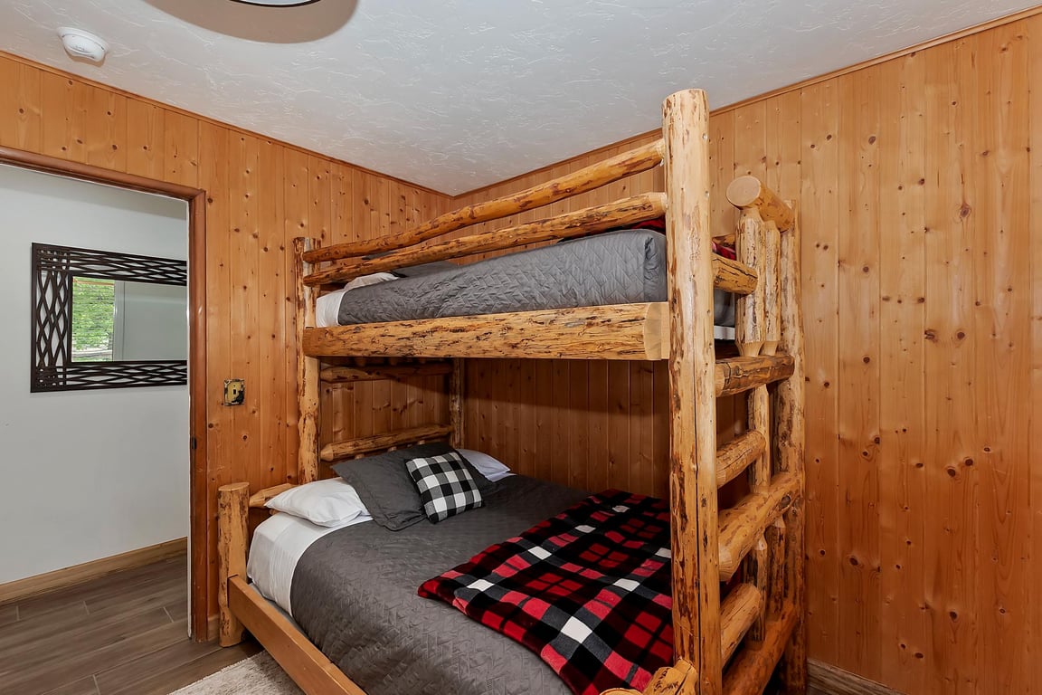 Cabin Image 25