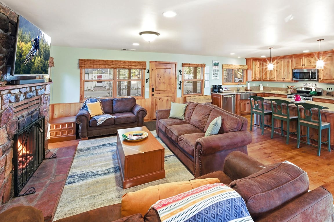 Big Bear Cabin - CrestNestatBoulderBay - 0001