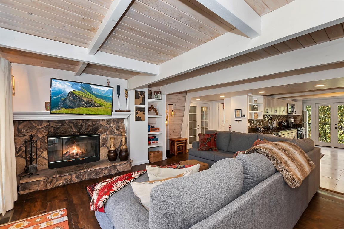 Cabin Image 12