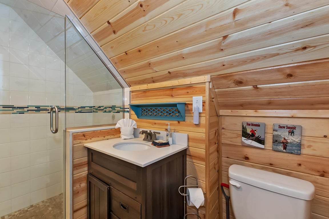 Cabin Image 17