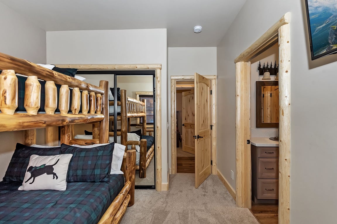 Cabin Image 22