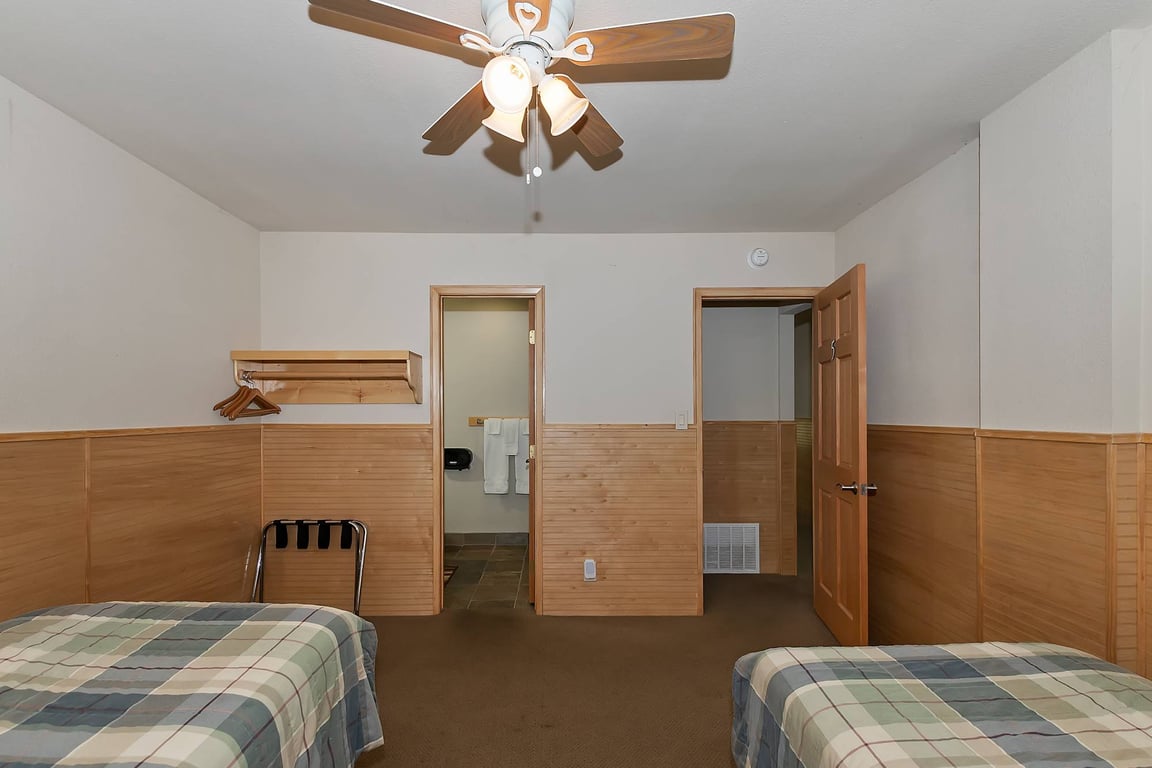 Cabin Image 19