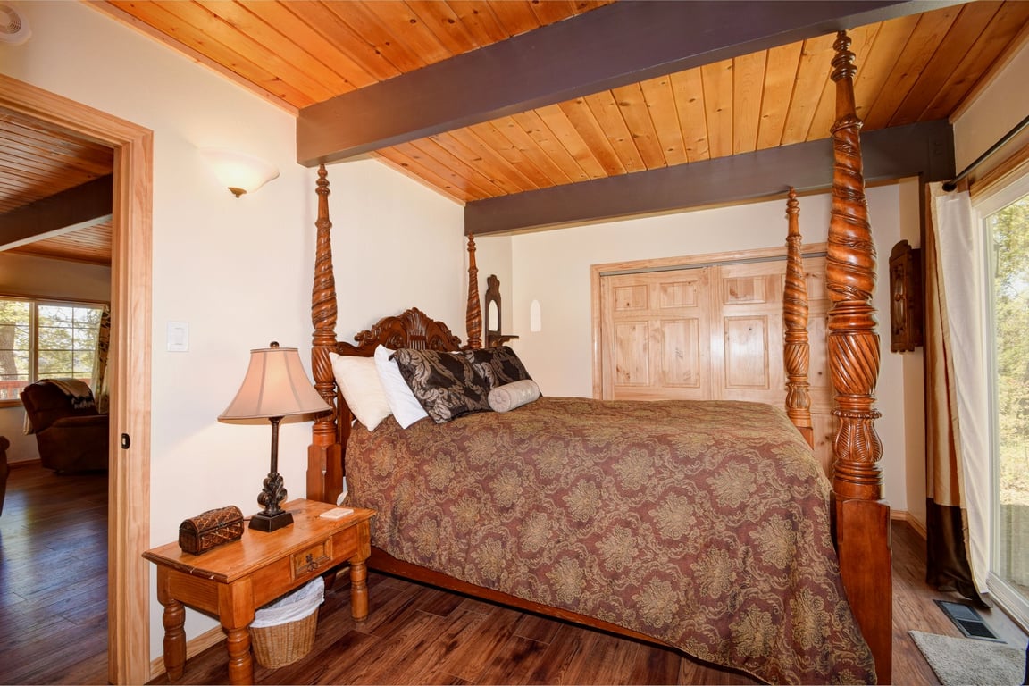 Cabin Image 10
