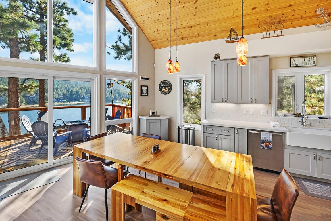 Cabin Image 14