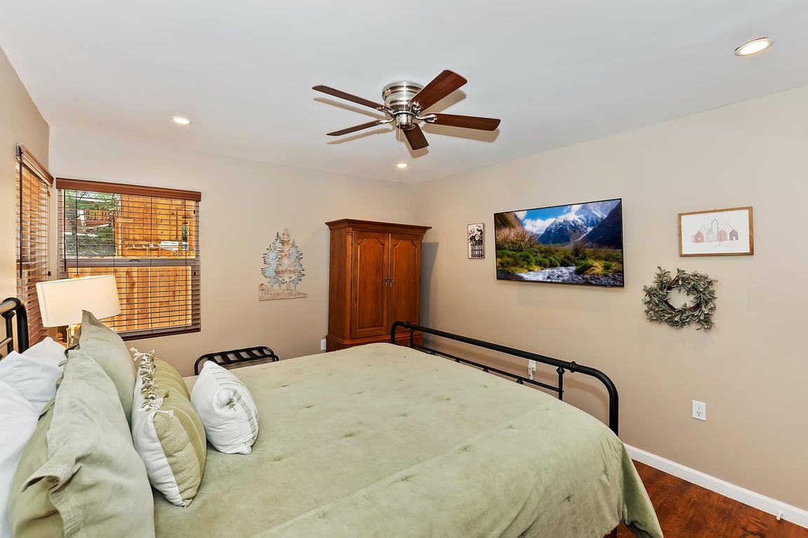 Cabin Image 16