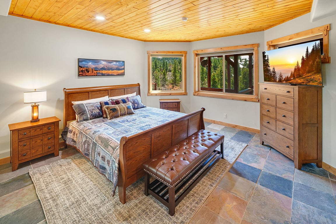 Cabin Image 64