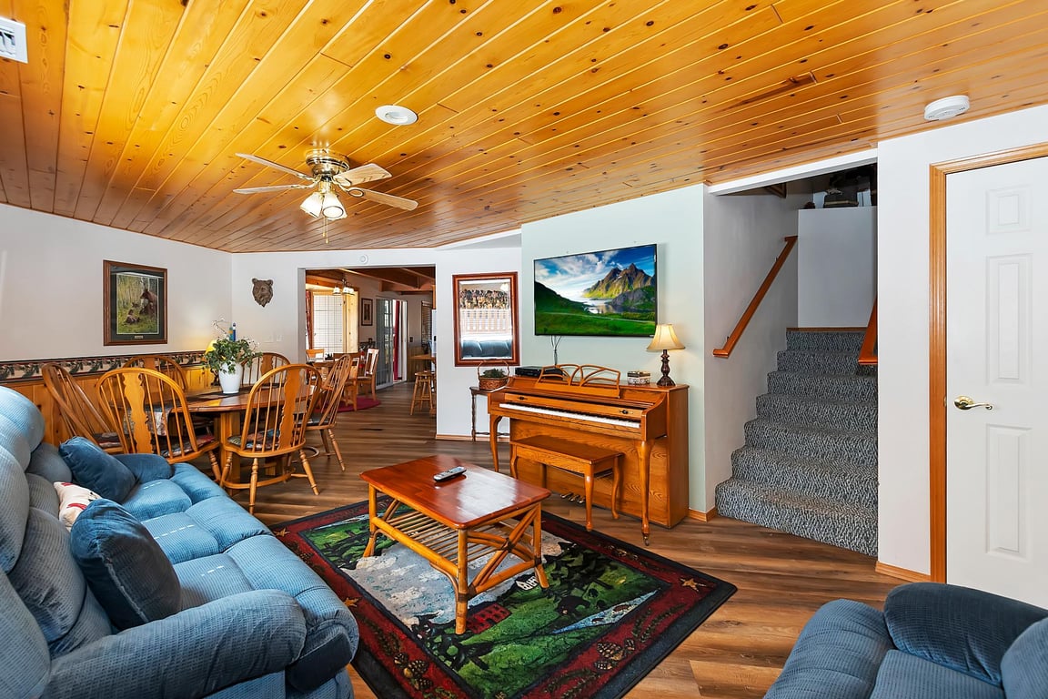 Cabin Image 12