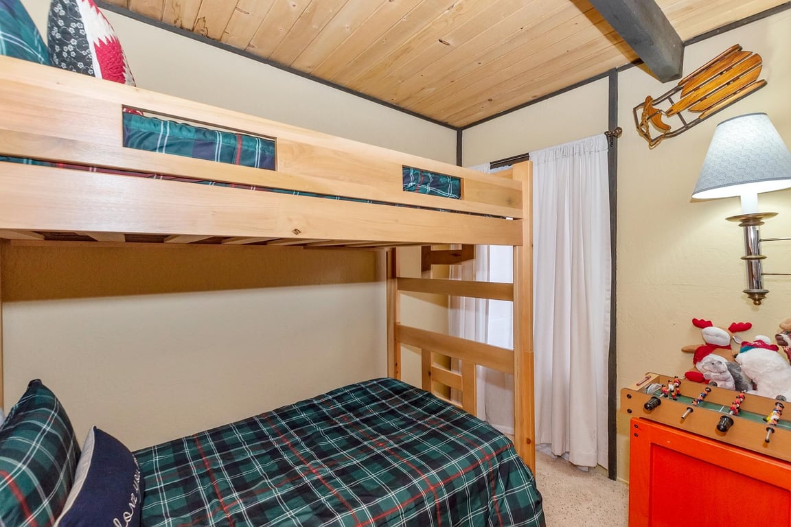 Cabin Image 16