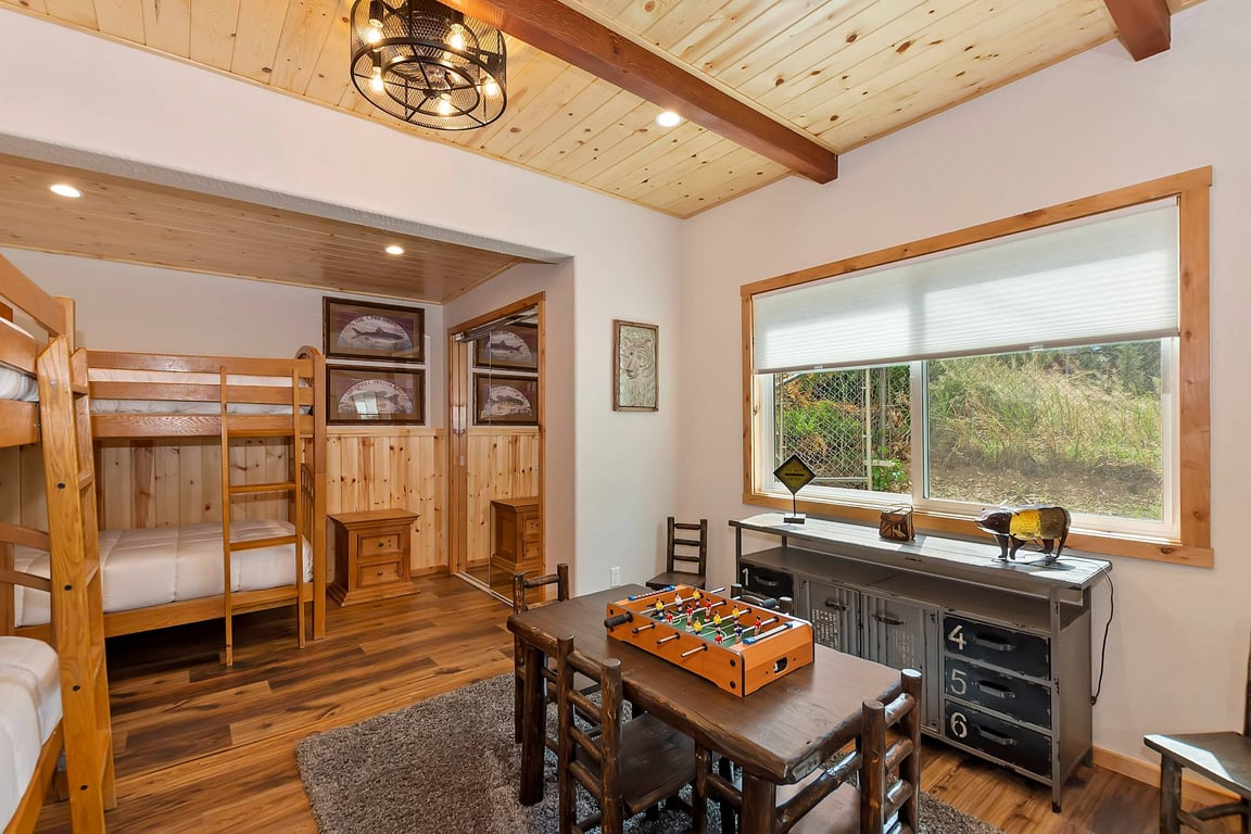 Cabin Image 30
