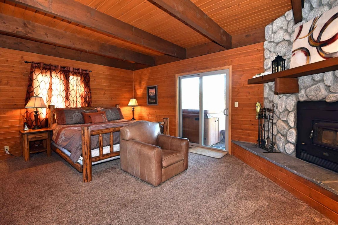 Cabin Image 12