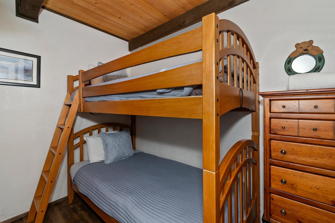 Cabin Image 32
