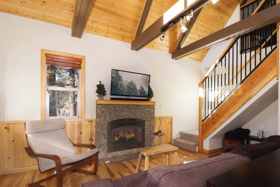 Big Bear Cabin - TheBunkHouse - 0002