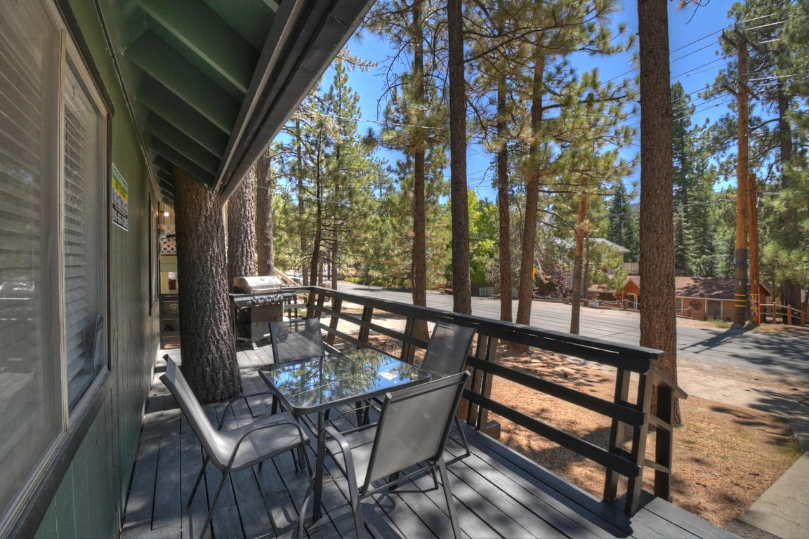 Big Bear Cabin - RevlandsCozyCabin - 0004
