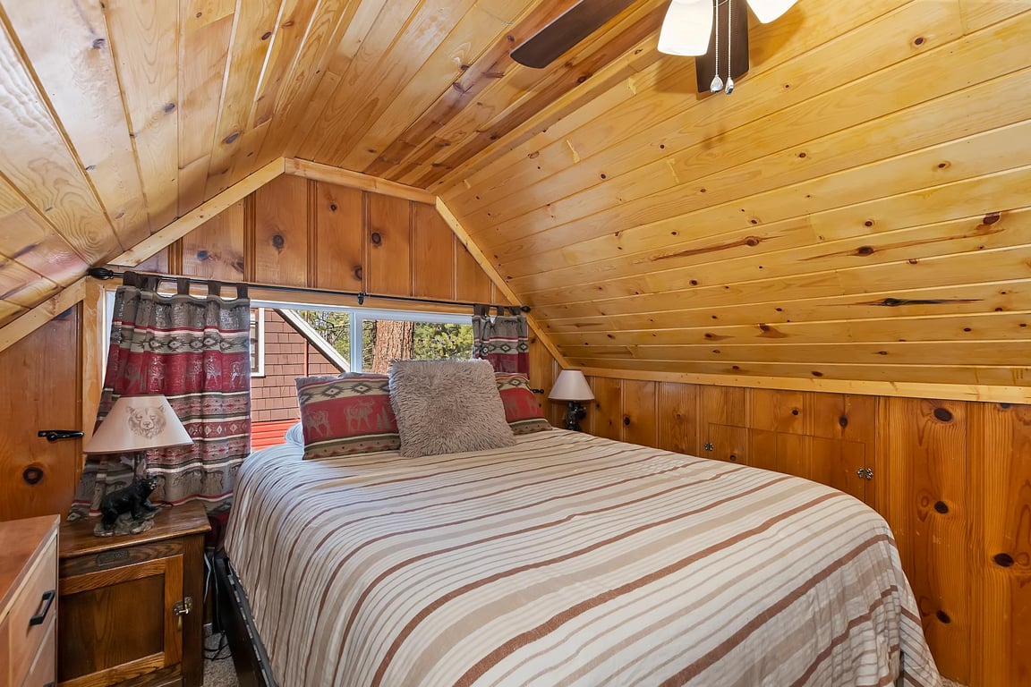 Cabin Image 16