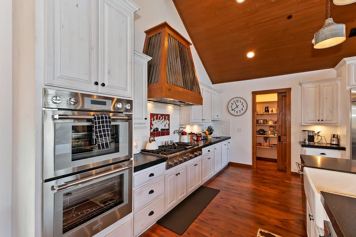 Cabin Image 13