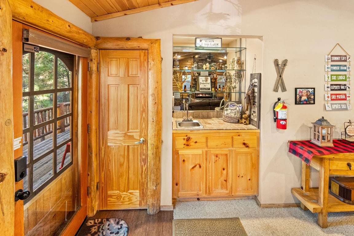 Cabin Image 9