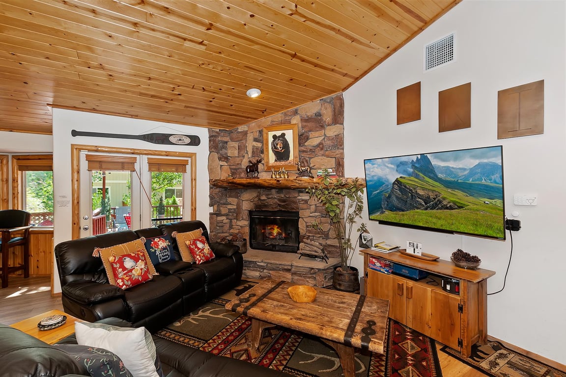 Big Bear Cabin - BlueJayGlenVilla - 0002