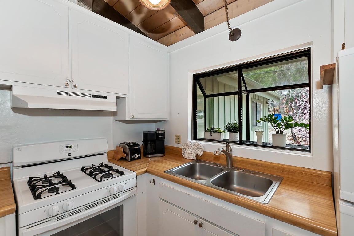 Cabin Image 13