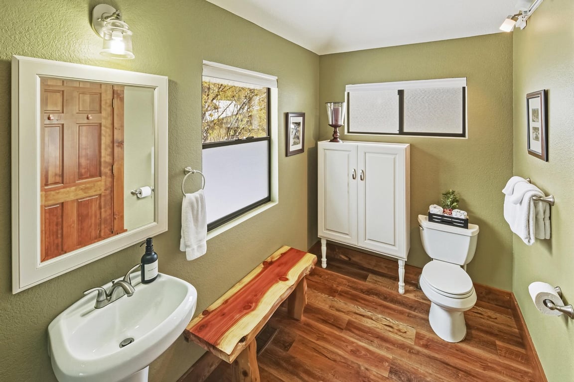 Cabin Image 36