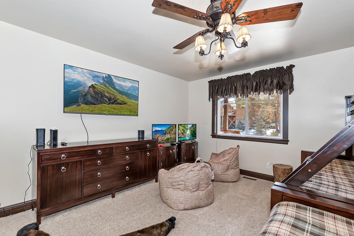 Cabin Image 30