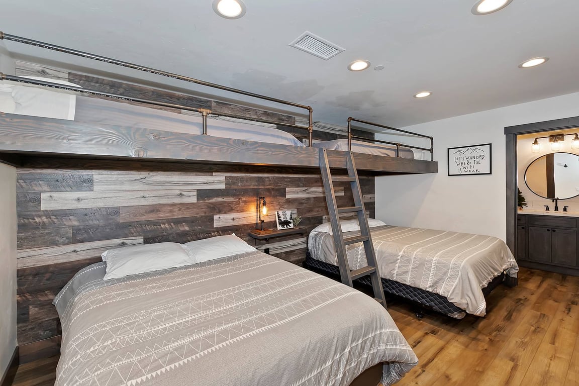 Cabin Image 33