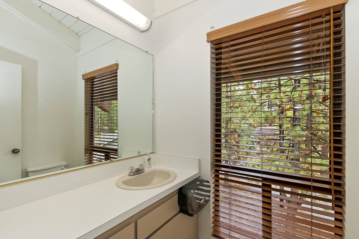 Cabin Image 10
