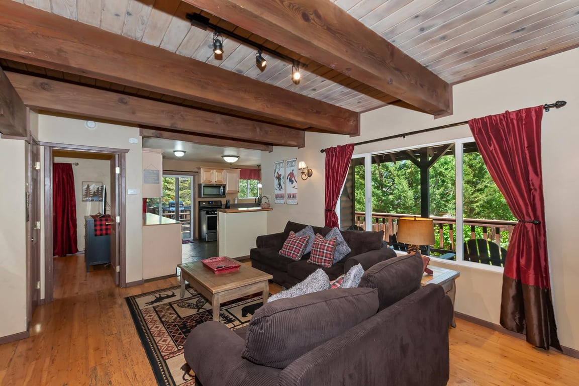 Cabin Image 9