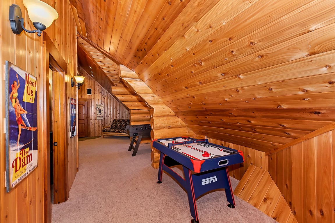 Cabin Image 32