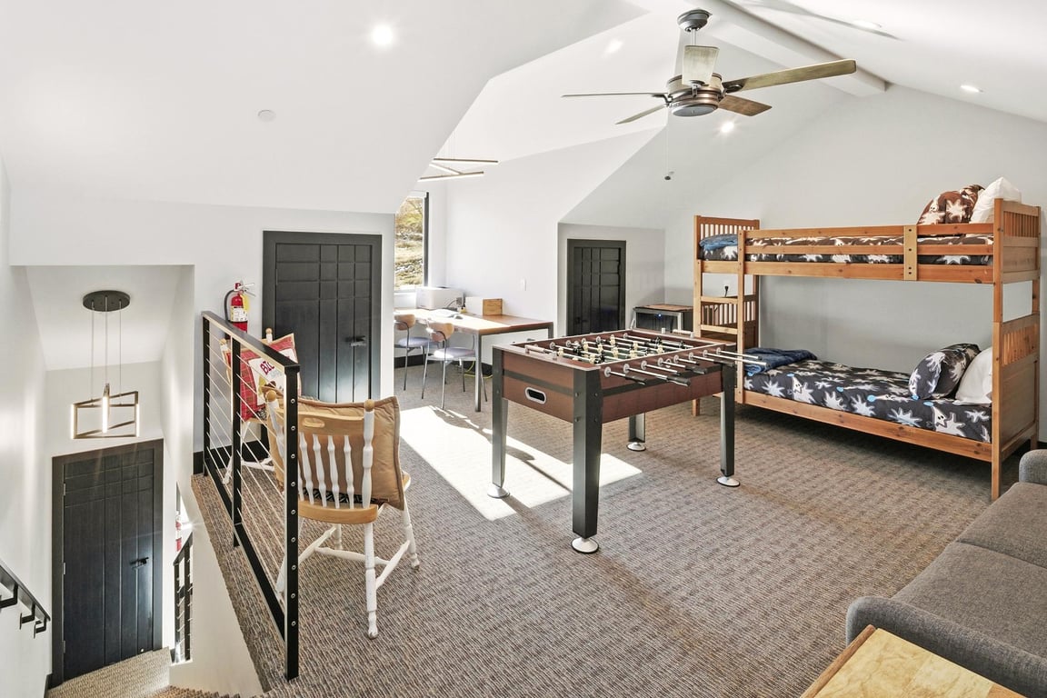 Cabin Image 36