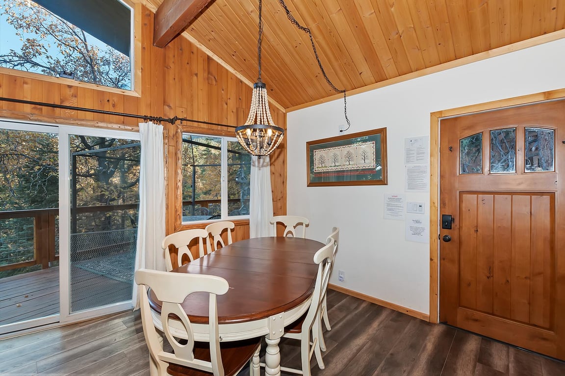 Cabin Image 9
