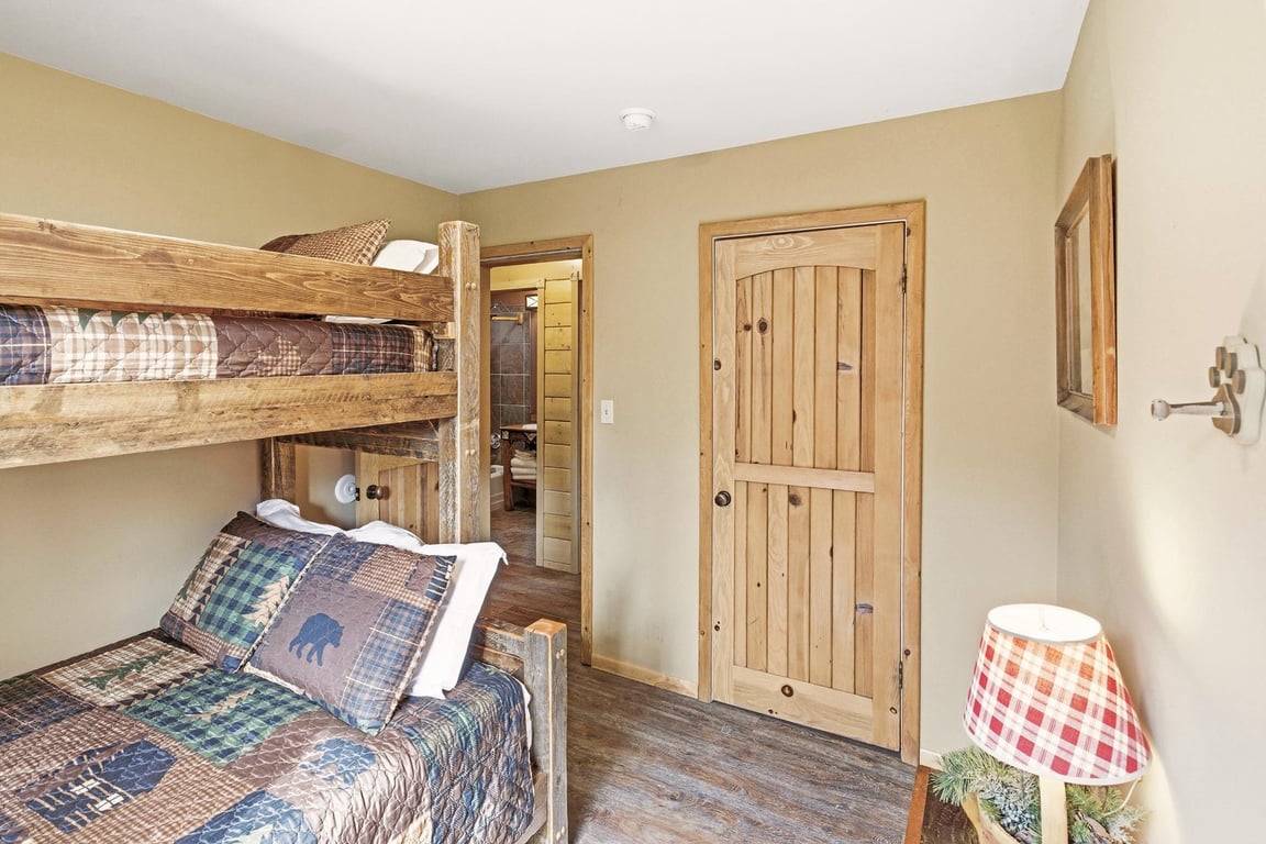 Cabin Image 37
