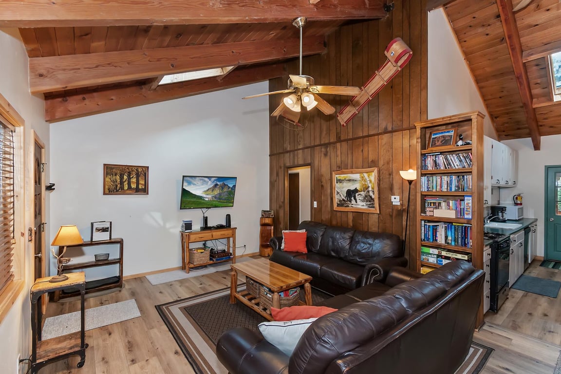 Cabin Image 8